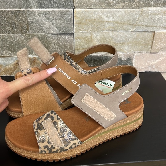 Mephisto Jade Platforms Women's Sandals - Picture 8 of 15